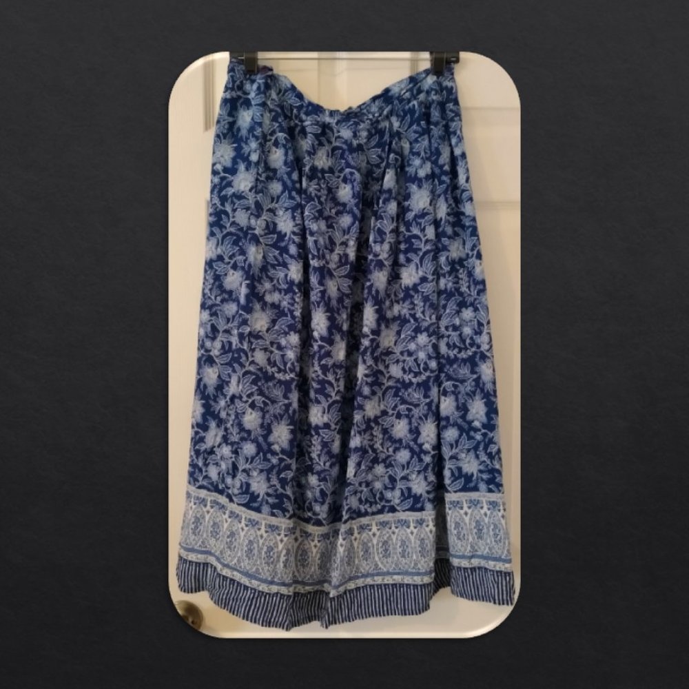 A-Line Floral/Ivy Pattern Skirt